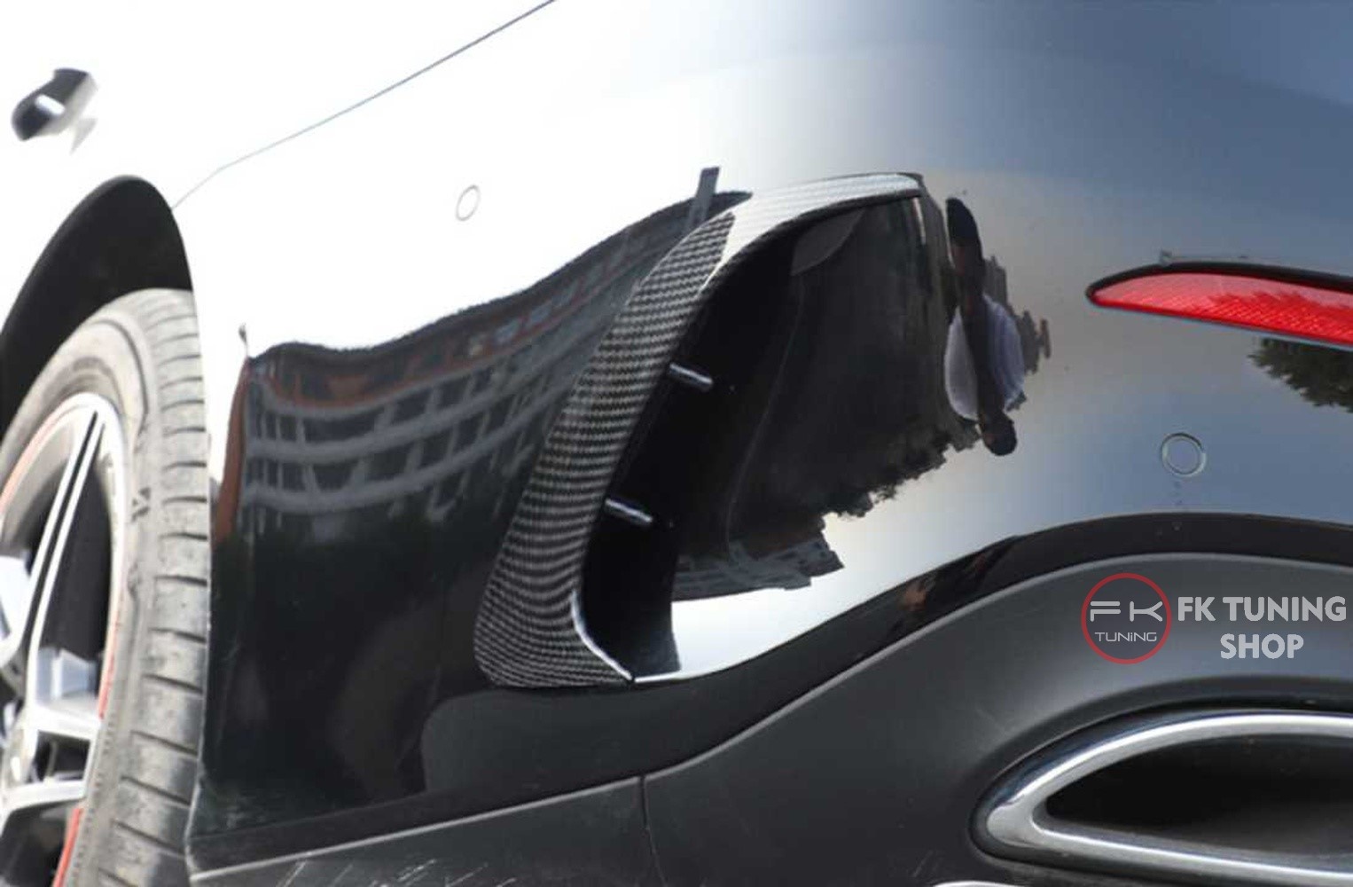 Mercedes W177 Sedan Arka Tampon Kaşı Flapı Karbon 2 prç 