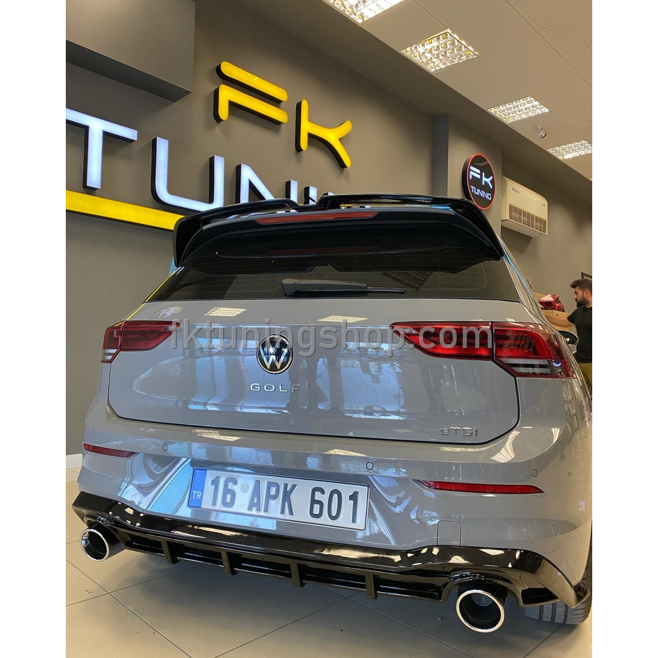 Volkswagen Golf 8 GTİ Difüzör Çift Egzoz Görünümlü | FK Tuning