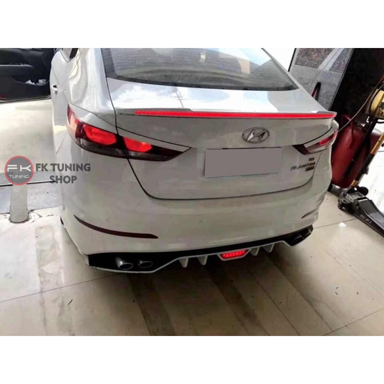 Hyundai Elantra Led Spoyler Animayonlu Pianoblack 2014-2018