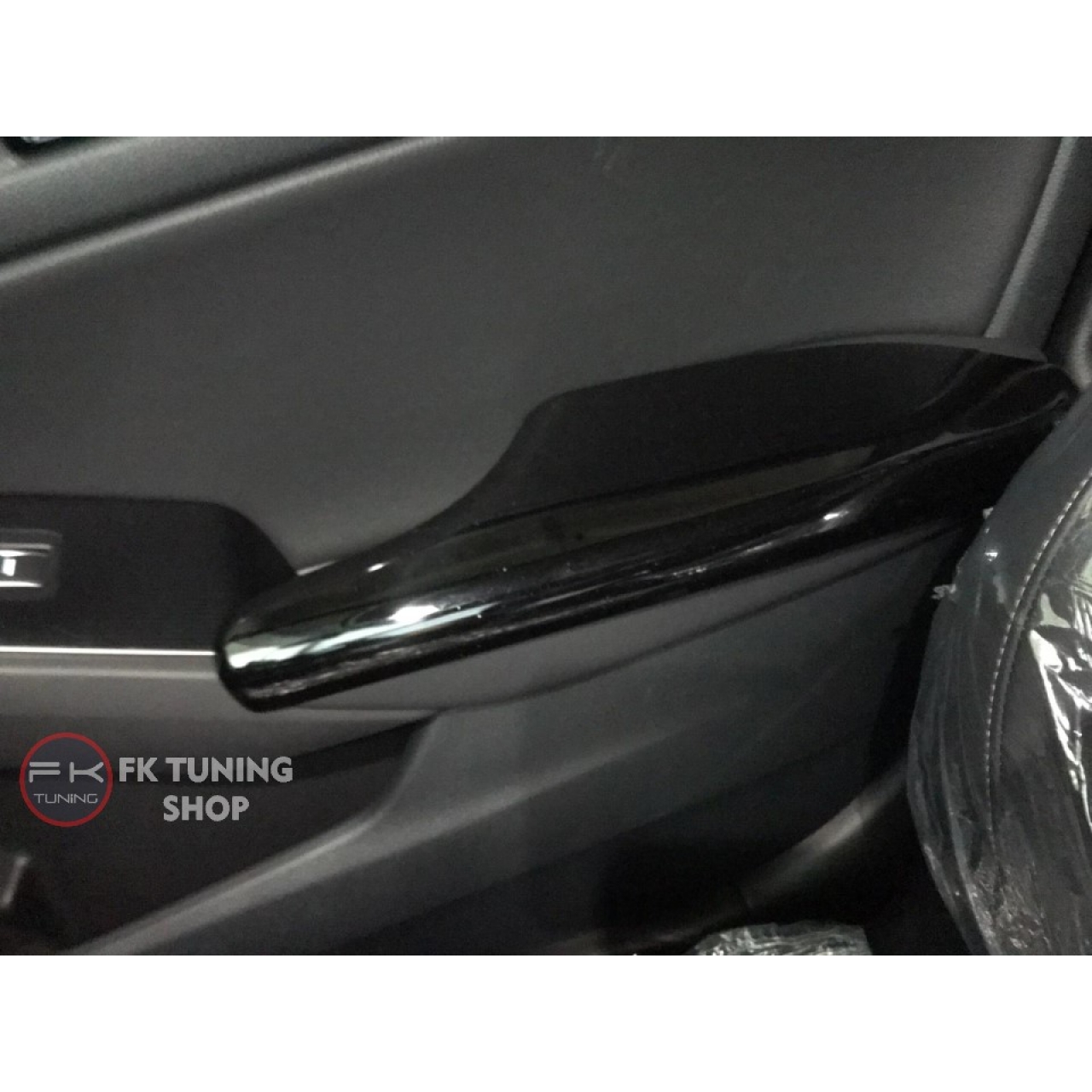 Honda Civic FE Kapı Kolçak Kaplaması Pianoblack Renk 2022 ve üzeri