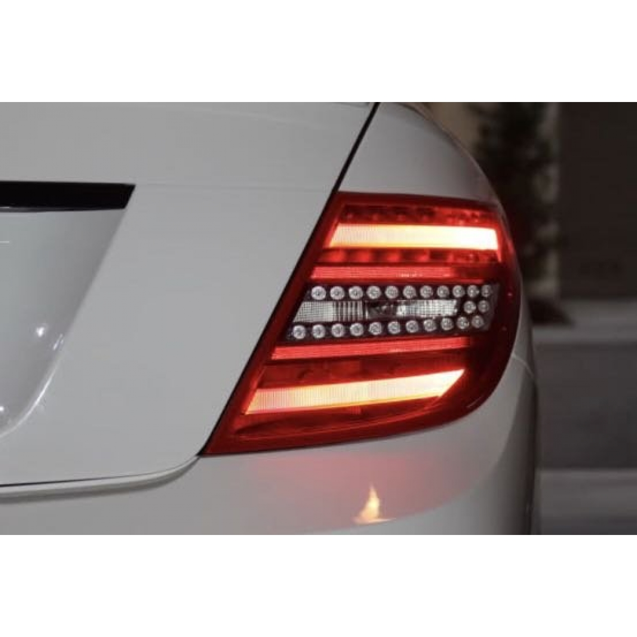Mercedes Benz W204 Led Stop Seti Makyajlı Kasa 2011-2014