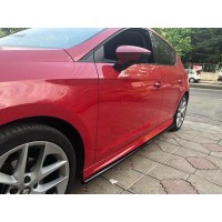 SEAT LEON YAN MARŞPİYEL ALT LİPİ (plastik/piano black) 