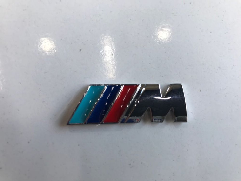 M LOGO METAL (YAPIŞTIRMALI 8 cm