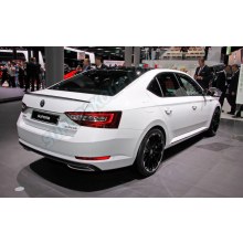 SKODA SUPERB SPOYLER 2015 üzeri (plastik/parlak siyah)