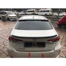 TOYOTA COROLLA CAM ÜSTÜ SPOYLER 2019 üzeri (parlak siyah-plastik)